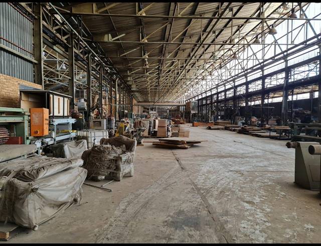 2,434M² WAREHOUSE TO LET IN WADEVILLE
